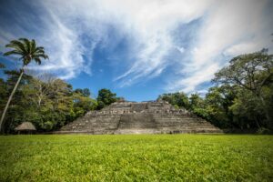 ruines mayas de Caracol au Belize