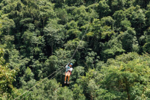 Tyrolienne dans la forêt tropicale du Belize