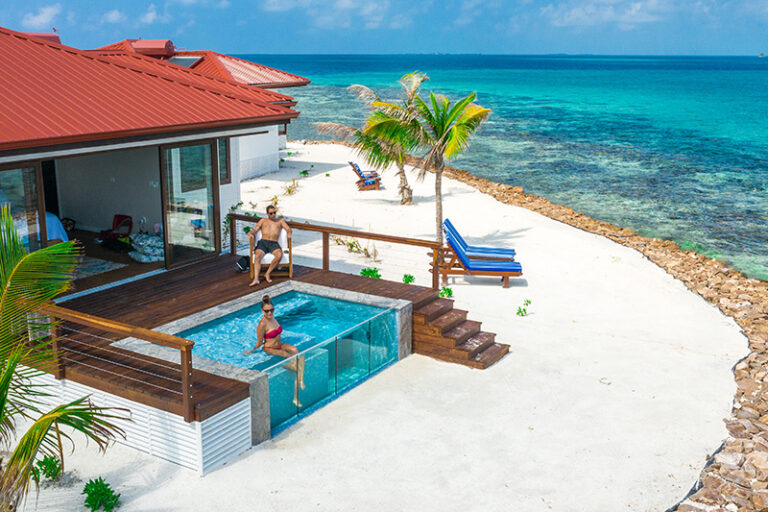 Ray Caye Island Resort