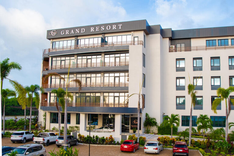 Grand Resort & Residence