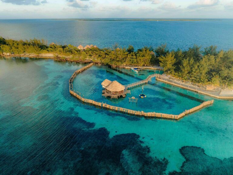 Thatch Caye Resort